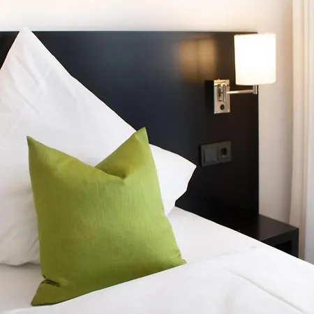 Wis By Wmm Hotel *