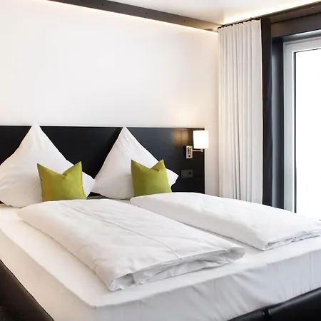 Wis By Wmm Hotel *